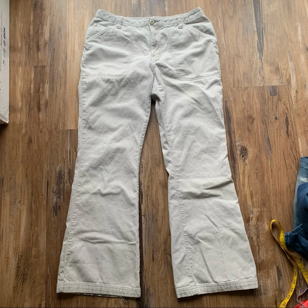 Arizona Corduroy flare jeans size 11 - Picture 9 of 9